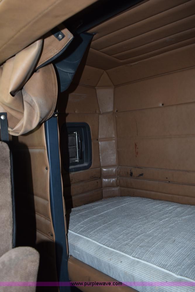 image for item K2363 2000 Peterbilt 377 semi truck