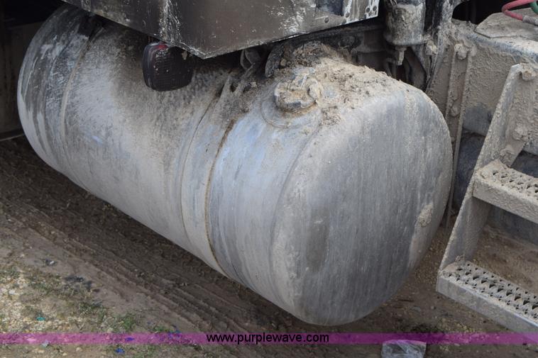 image for item K2363 2000 Peterbilt 377 semi truck