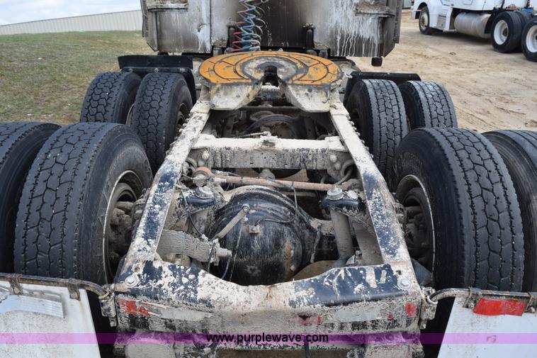 image for item K2363 2000 Peterbilt 377 semi truck