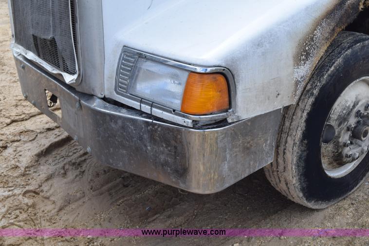 image for item K2363 2000 Peterbilt 377 semi truck