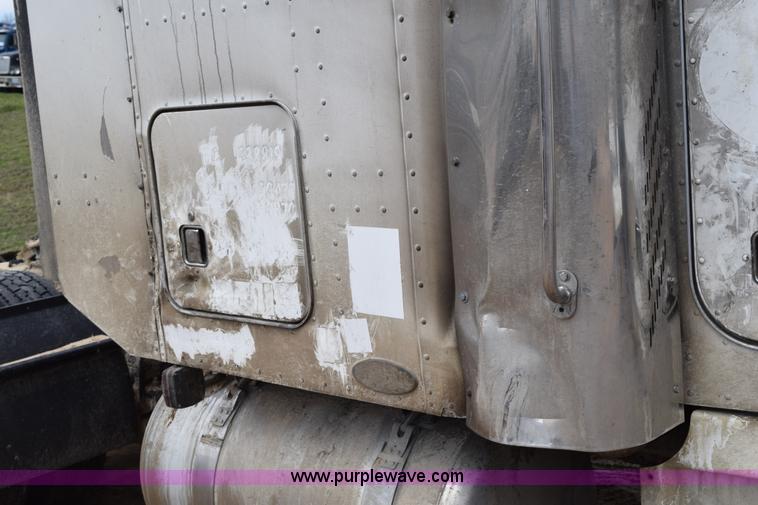 image for item K2363 2000 Peterbilt 377 semi truck