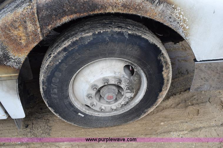 image for item K2363 2000 Peterbilt 377 semi truck