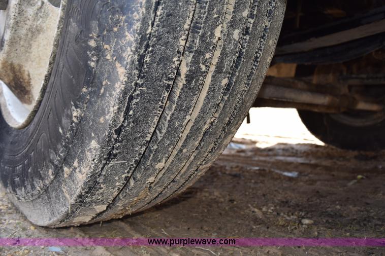 image for item K2363 2000 Peterbilt 377 semi truck