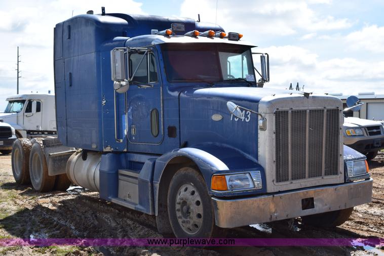 image for item K2364 1999 Peterbilt 377 semi truck