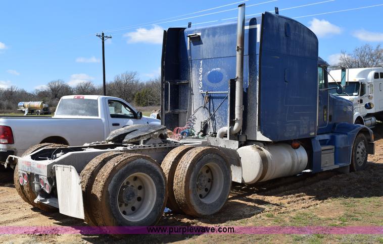 image for item K2364 1999 Peterbilt 377 semi truck