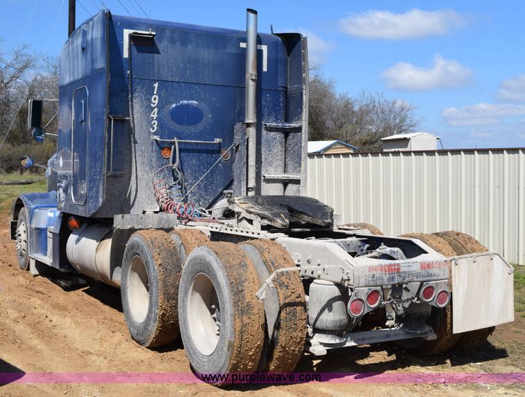 image for item K2364 1999 Peterbilt 377 semi truck