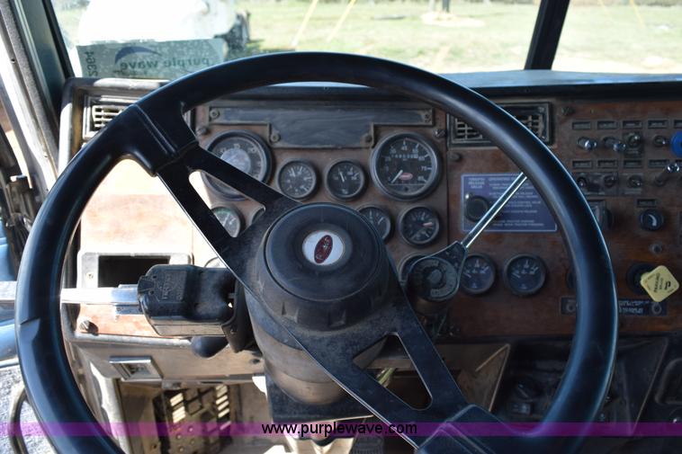 image for item K2364 1999 Peterbilt 377 semi truck