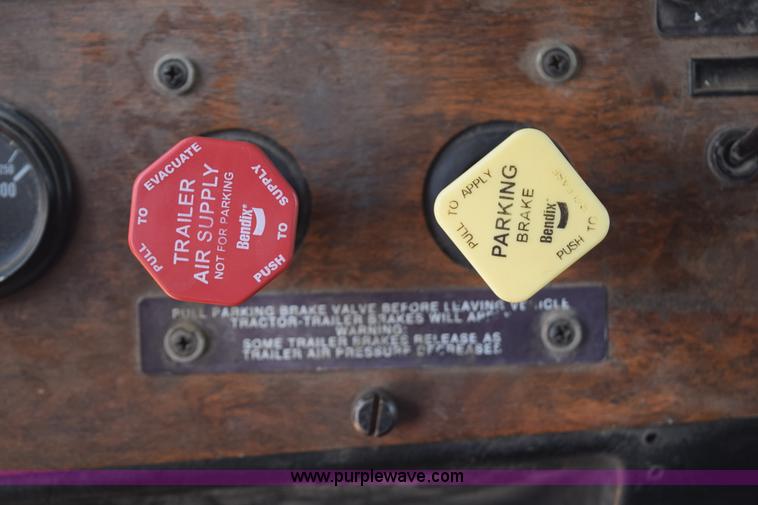 image for item K2364 1999 Peterbilt 377 semi truck