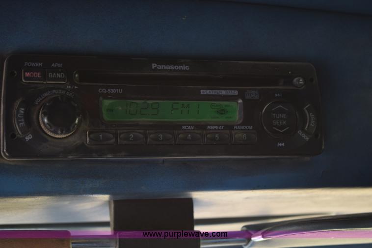 image for item K2364 1999 Peterbilt 377 semi truck