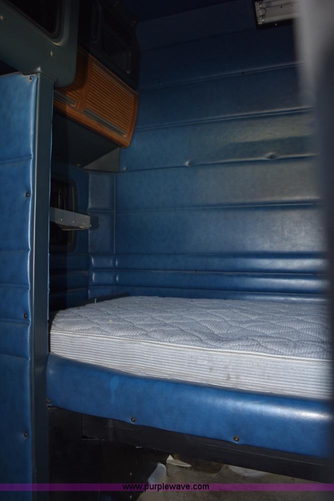 image for item K2364 1999 Peterbilt 377 semi truck