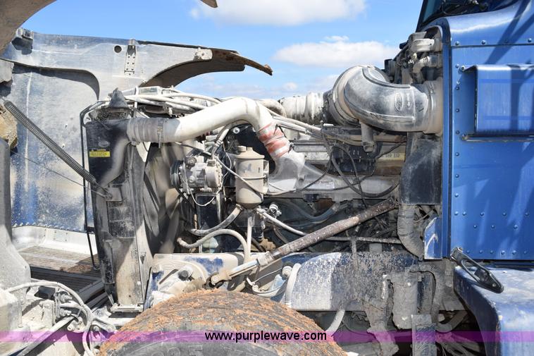 image for item K2364 1999 Peterbilt 377 semi truck