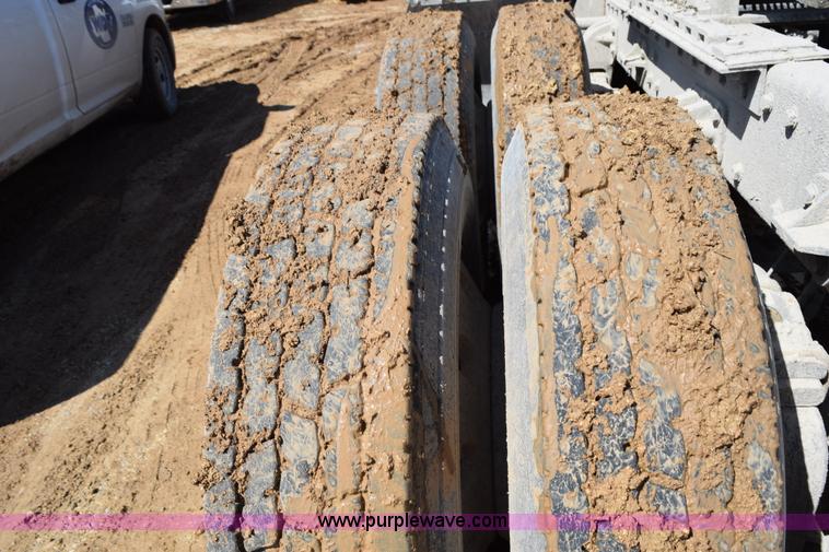 image for item K2364 1999 Peterbilt 377 semi truck