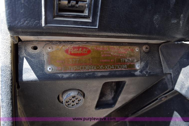 image for item K2364 1999 Peterbilt 377 semi truck
