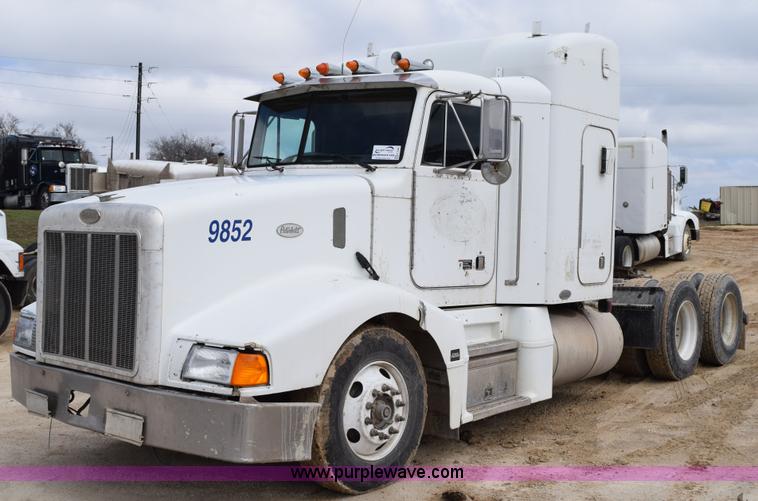 image for item K2365 1998 Peterbilt 377 semi truck