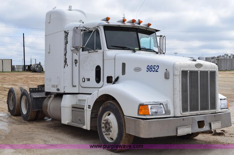image for item K2365 1998 Peterbilt 377 semi truck