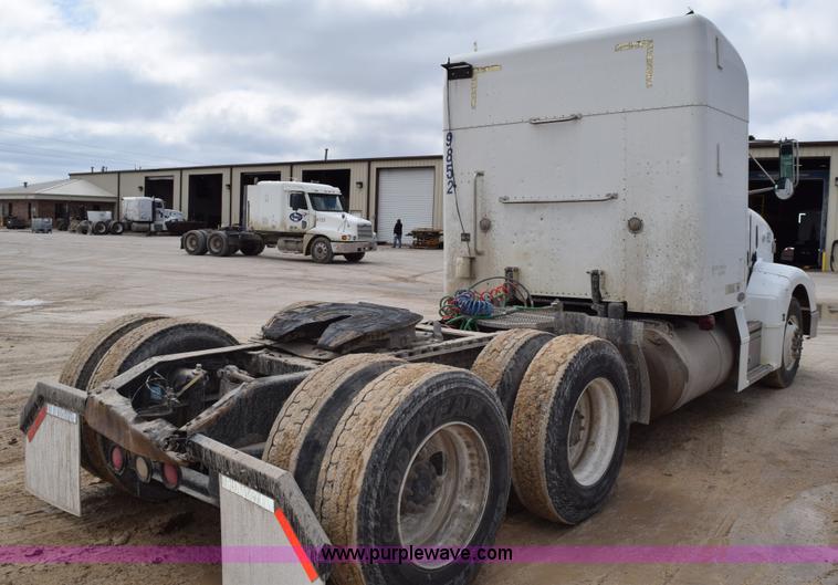 image for item K2365 1998 Peterbilt 377 semi truck