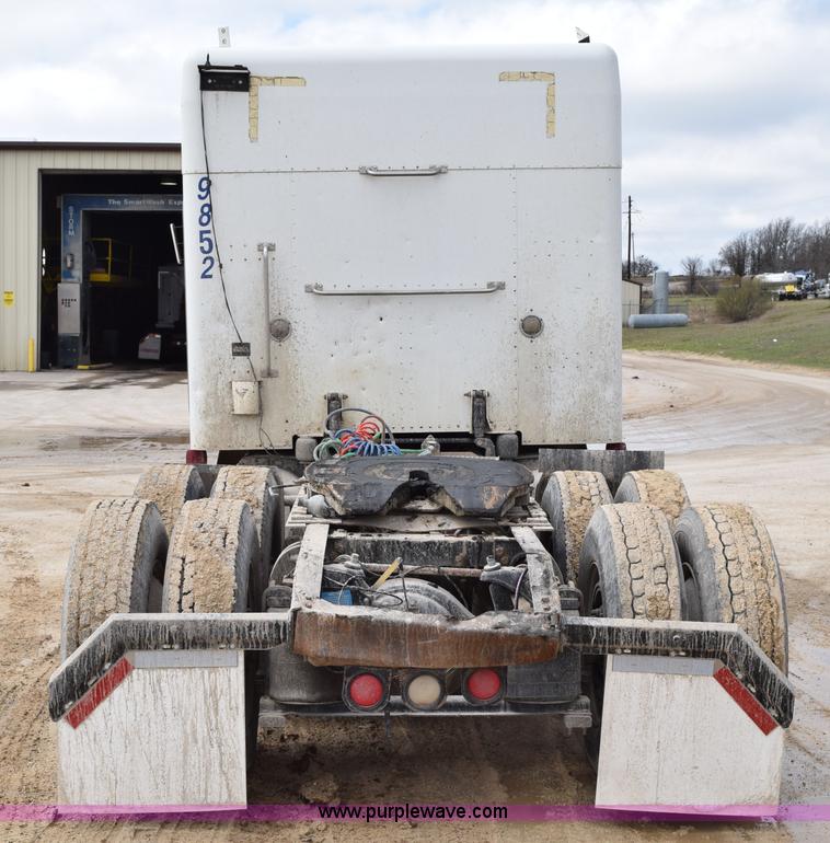 image for item K2365 1998 Peterbilt 377 semi truck