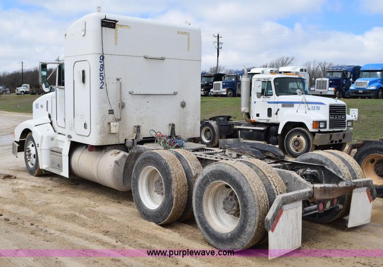 image for item K2365 1998 Peterbilt 377 semi truck