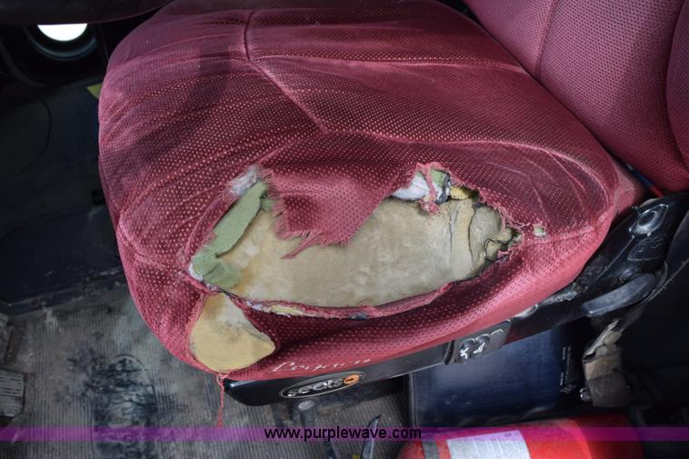 image for item K2365 1998 Peterbilt 377 semi truck