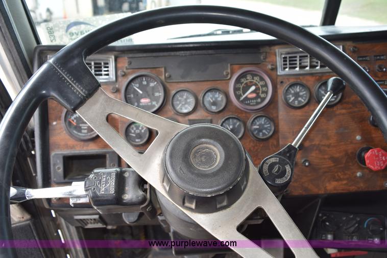 image for item K2365 1998 Peterbilt 377 semi truck