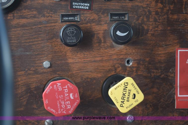 image for item K2365 1998 Peterbilt 377 semi truck