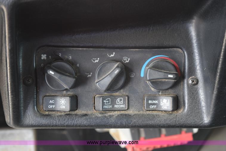 image for item K2365 1998 Peterbilt 377 semi truck