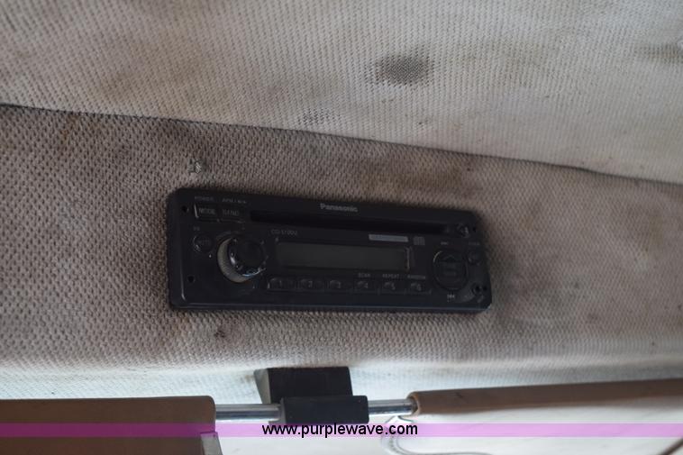 image for item K2365 1998 Peterbilt 377 semi truck