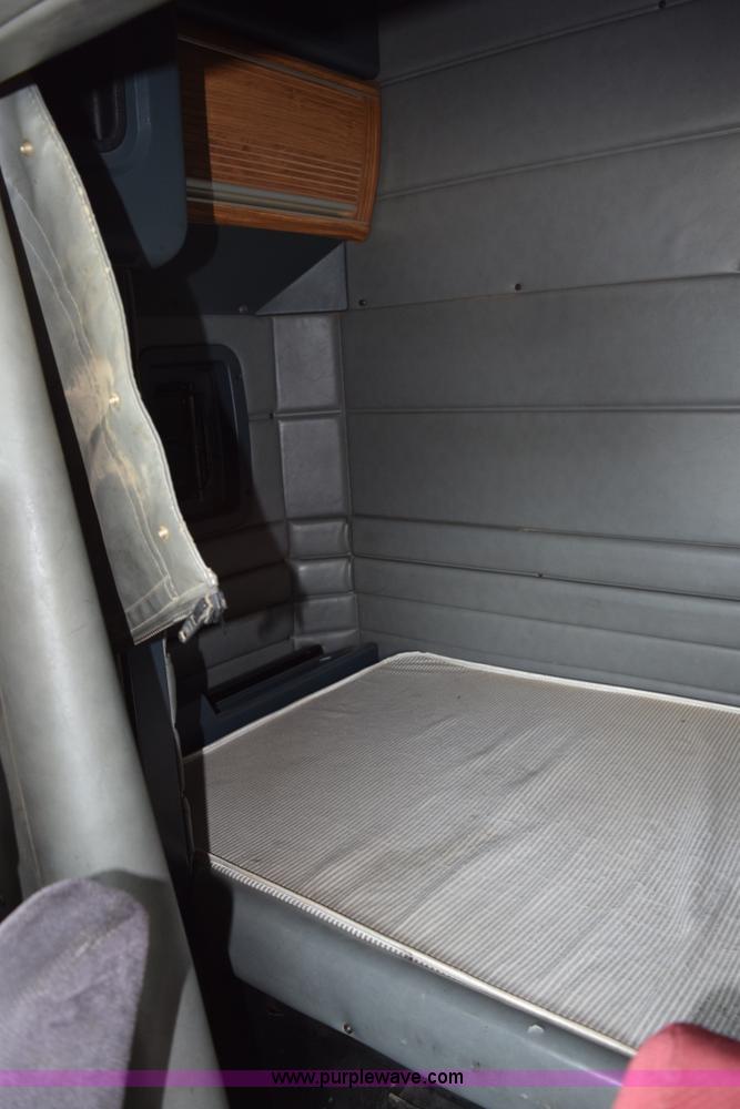 image for item K2365 1998 Peterbilt 377 semi truck