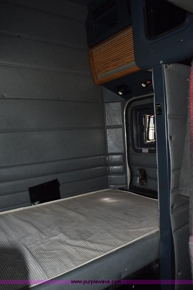 image for item K2365 1998 Peterbilt 377 semi truck