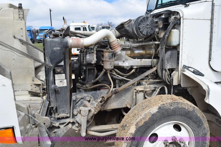 image for item K2365 1998 Peterbilt 377 semi truck