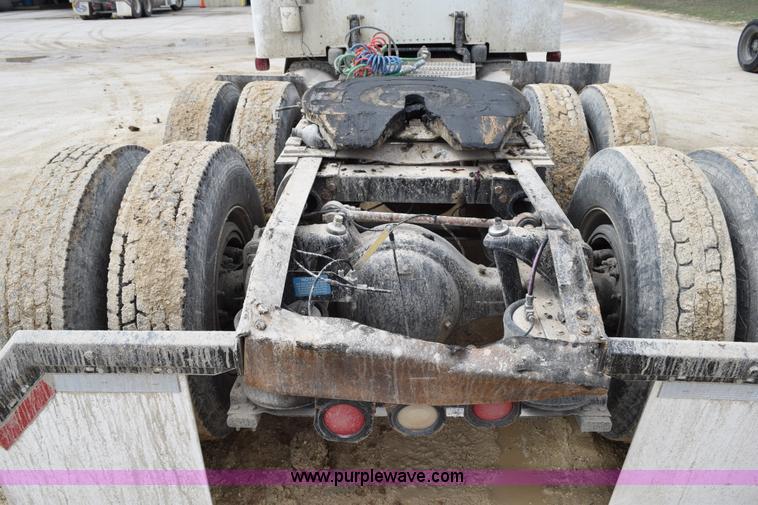 image for item K2365 1998 Peterbilt 377 semi truck