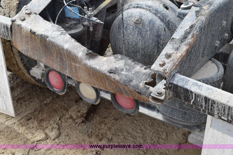 image for item K2365 1998 Peterbilt 377 semi truck