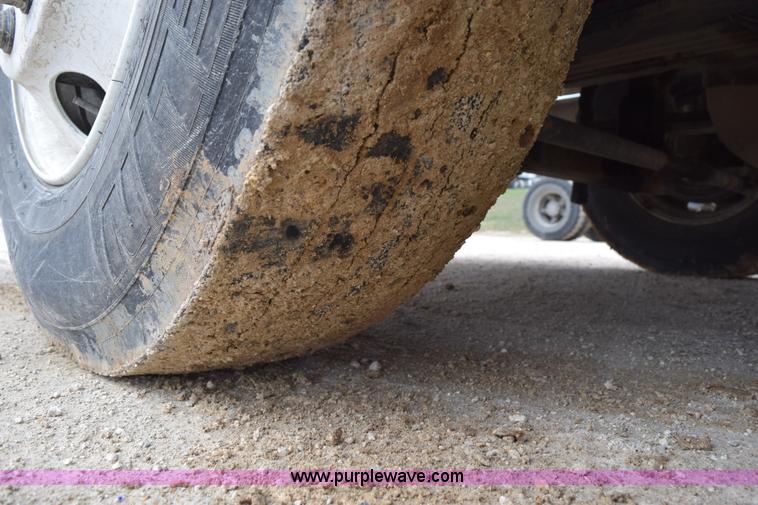 image for item K2365 1998 Peterbilt 377 semi truck