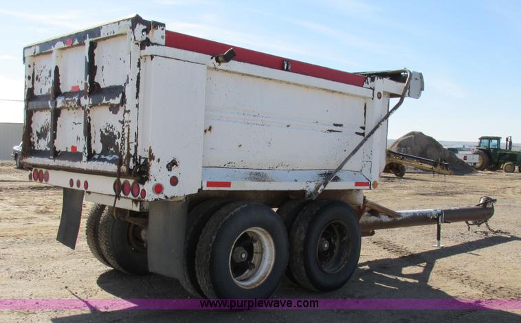 image for item K3170 1983 Clement end dump pup trailer