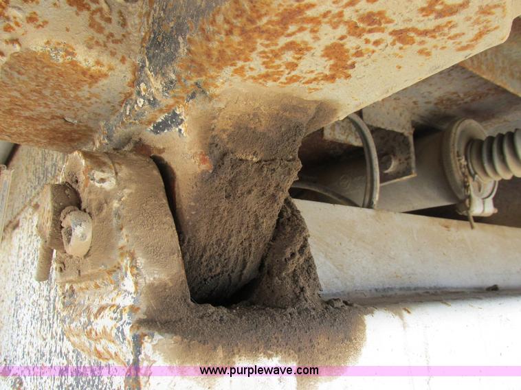 image for item K3170 1983 Clement end dump pup trailer