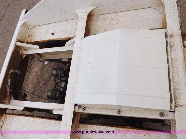 image for item K3759 2002 Ranco bottom dump trailer