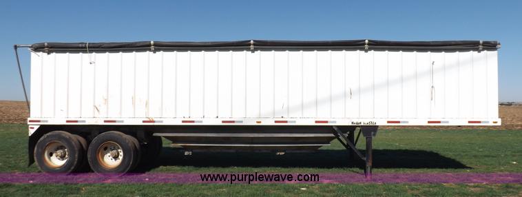 image for item K3767 1999 Hawk Master grain trailer