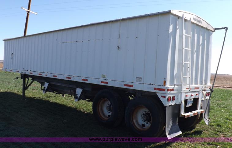 image for item K3767 1999 Hawk Master grain trailer