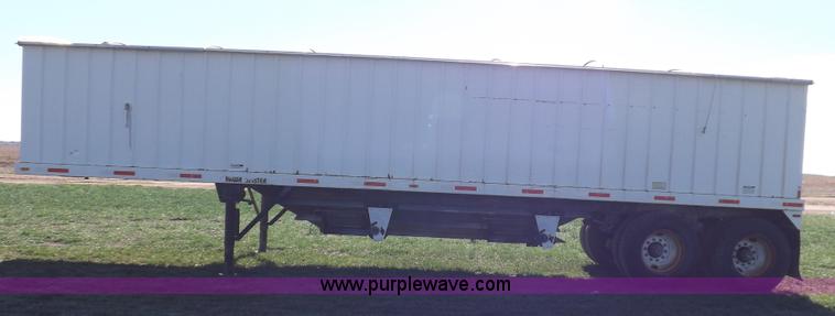 image for item K3767 1999 Hawk Master grain trailer