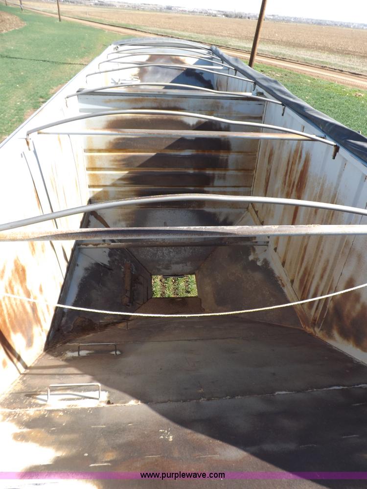 image for item K3767 1999 Hawk Master grain trailer