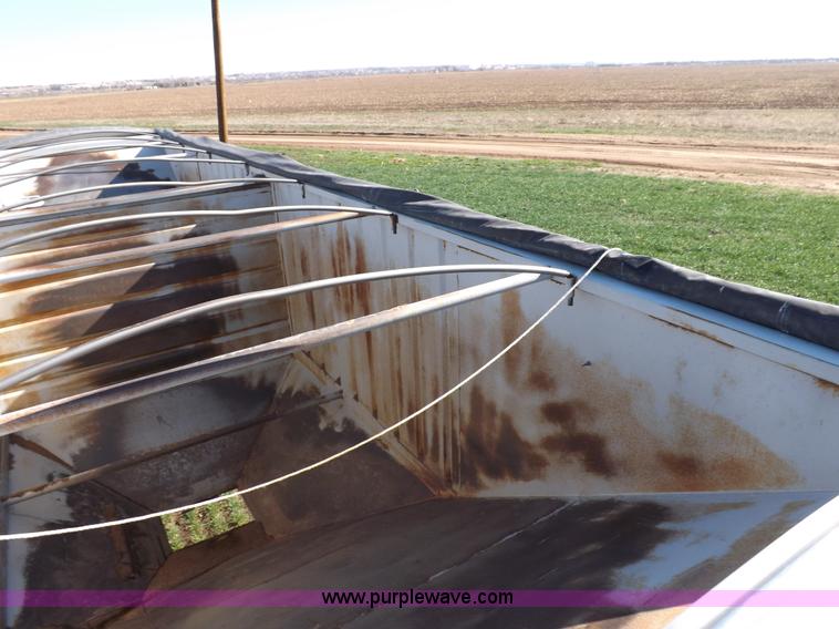 image for item K3767 1999 Hawk Master grain trailer