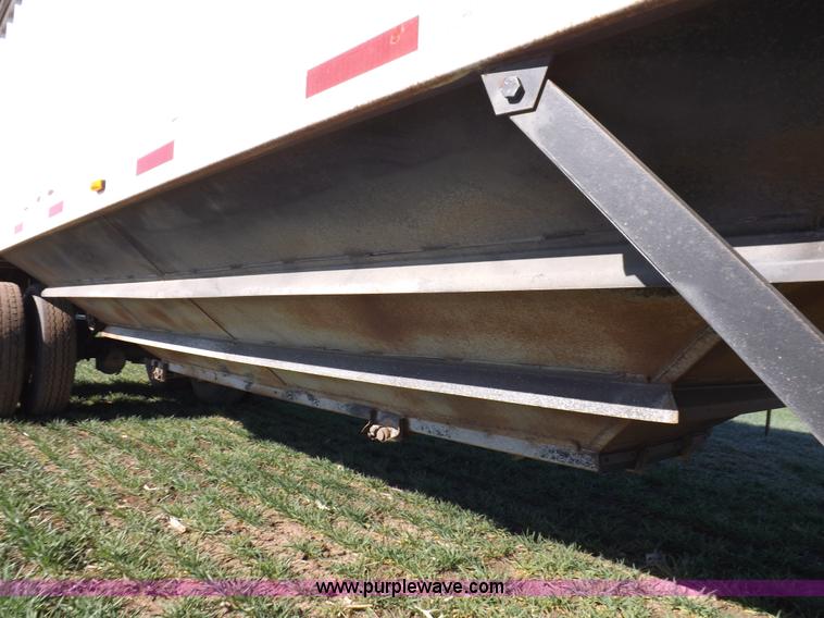 image for item K3767 1999 Hawk Master grain trailer