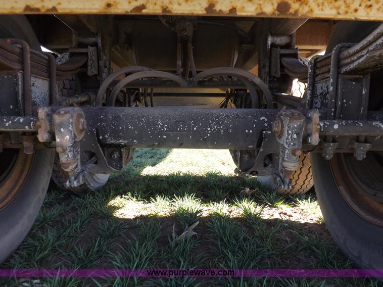 image for item K3767 1999 Hawk Master grain trailer