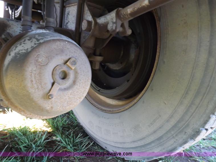 image for item K3767 1999 Hawk Master grain trailer