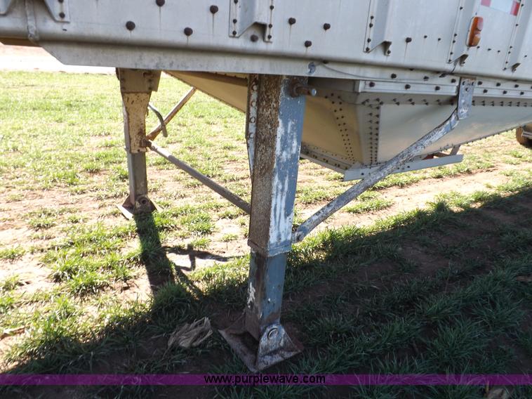 image for item K3768 1979 Guthrie grain trailer