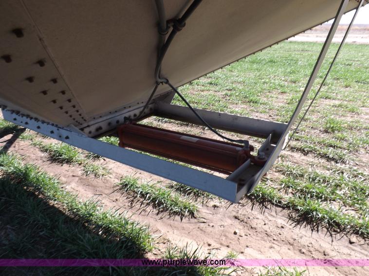 image for item K3768 1979 Guthrie grain trailer