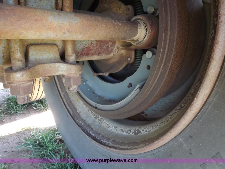 image for item K3768 1979 Guthrie grain trailer