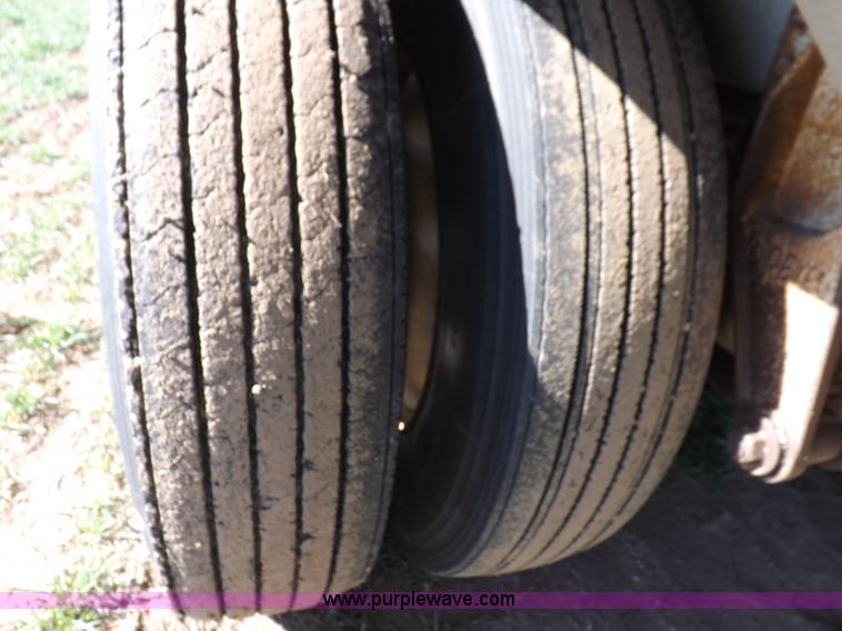 image for item K3768 1979 Guthrie grain trailer