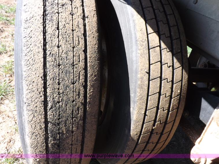 image for item K3768 1979 Guthrie grain trailer