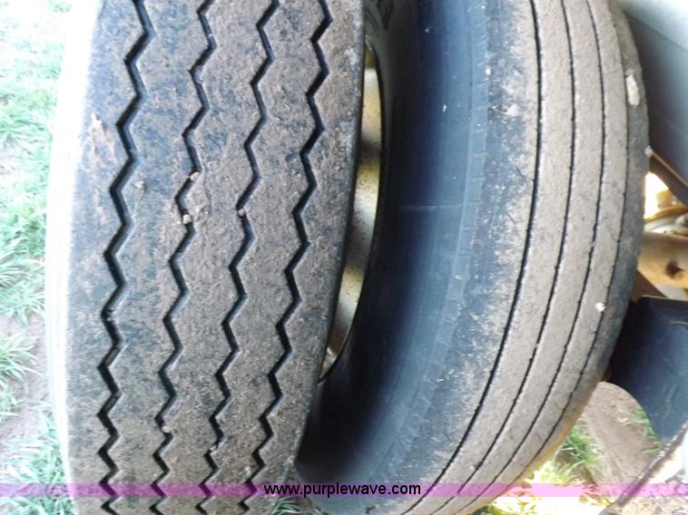 image for item K3768 1979 Guthrie grain trailer